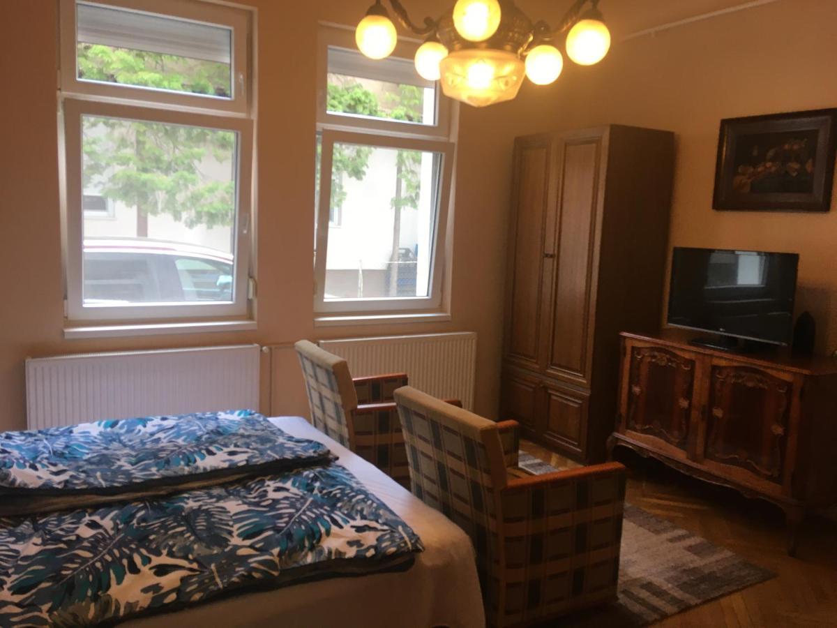 Honvéd apartmanház Balatonlelle Esterno foto