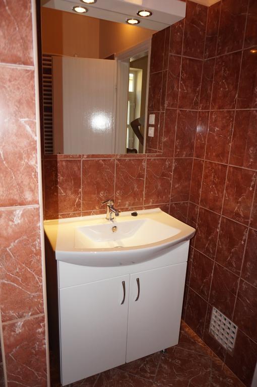 Honvéd apartmanház Balatonlelle Esterno foto